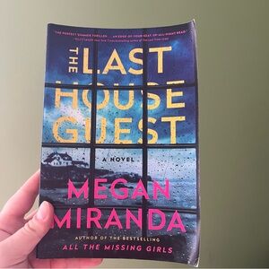📚 4/25$ 📚 The Last House Guest by Megan Miranda